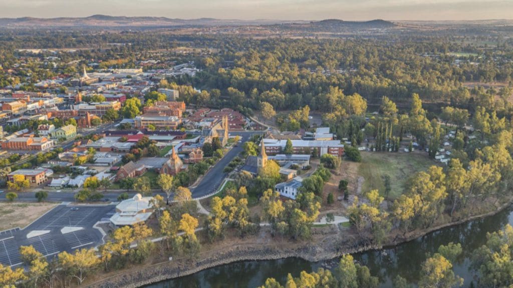 Factor Affecting Australia's Growing Regions Despite 8 Rate Hikes